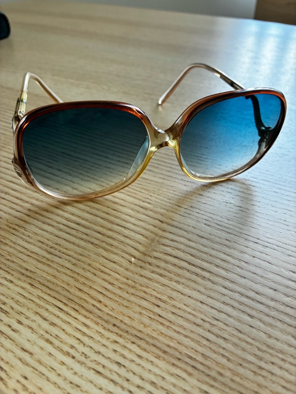 Vintage Oversized Drop Temple Gradient Women's Sunglasses - Picture 3 of 8